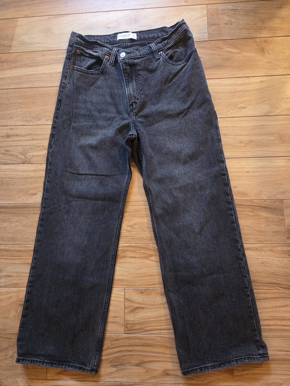 Abercrombie & Fitch The 90s Relaxed Jean High Rise Women Size 28/6XS Black